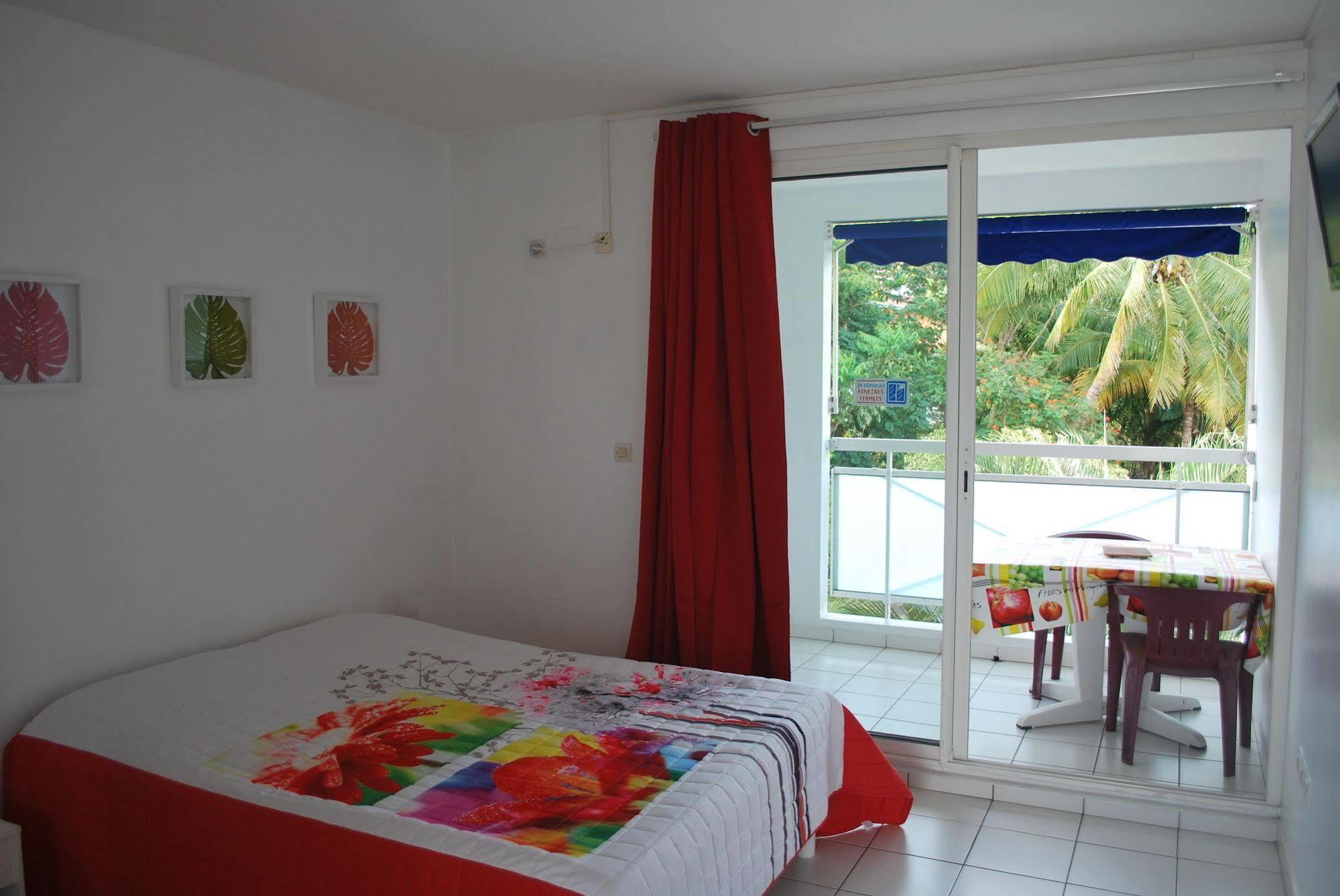 Les Creolines Aparthotel Sainte-Luce Exteriör bild